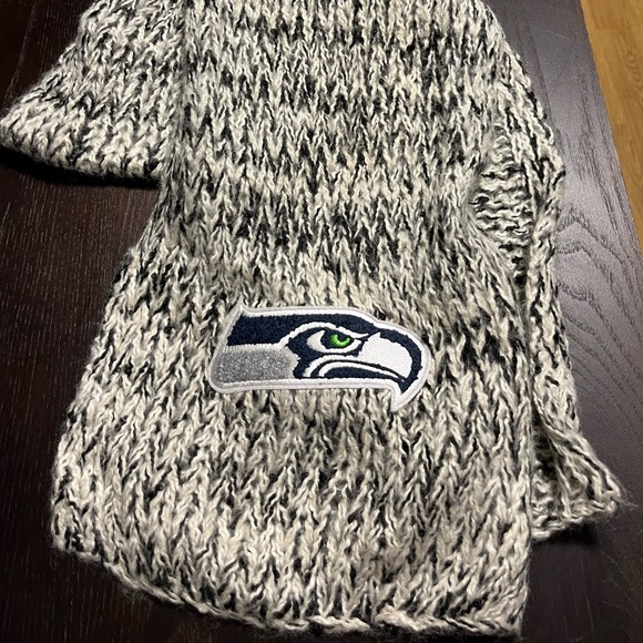 Accessories - Seattle Seahawks knit sweater scarf !
